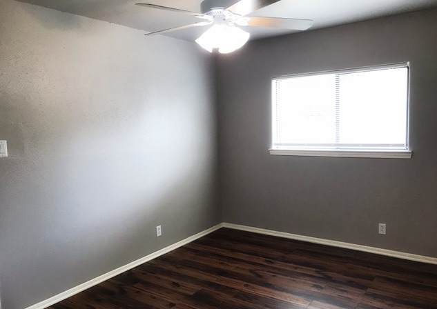 Building Photo - 3bed/2bath Super Cute House for Rent! Avai...