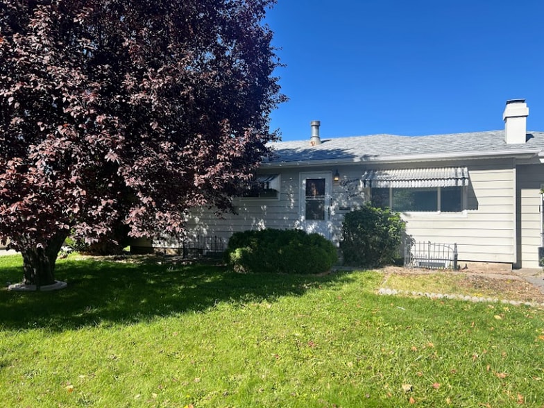 Primary Photo - 1857 9th Ave E