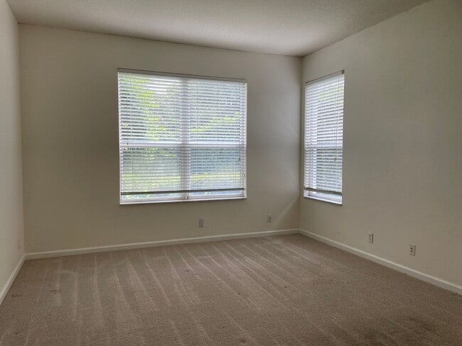 Building Photo - Beautiful Spacious Home in Deland