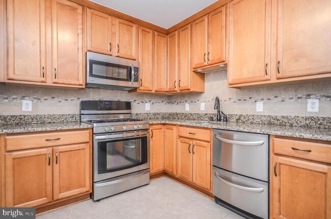 Building Photo - 3001 Veazey Terrace NW