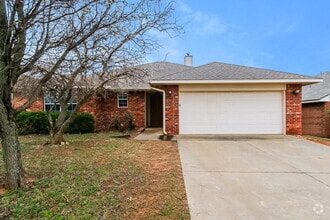 Building Photo - 716 Cavecreek St