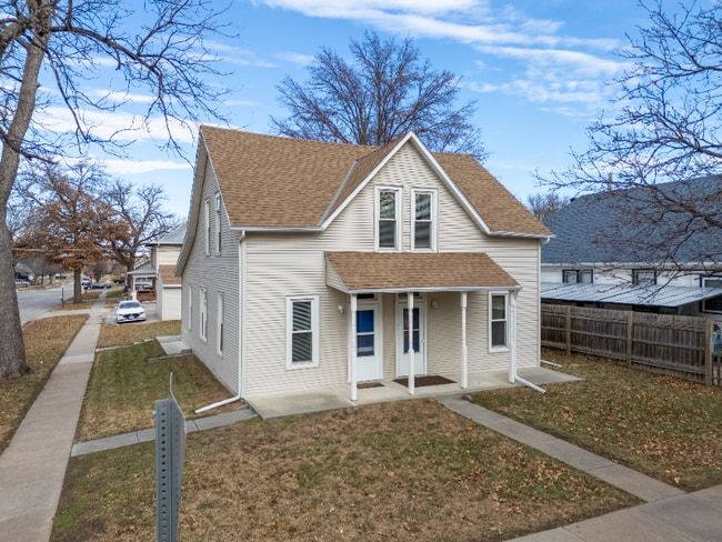 Building Photo - 6604 Ballard Ave