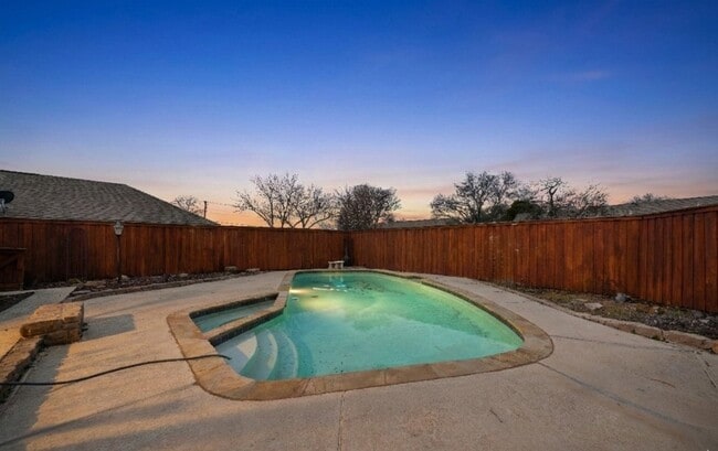 Building Photo - 3609 Brookshire Dr