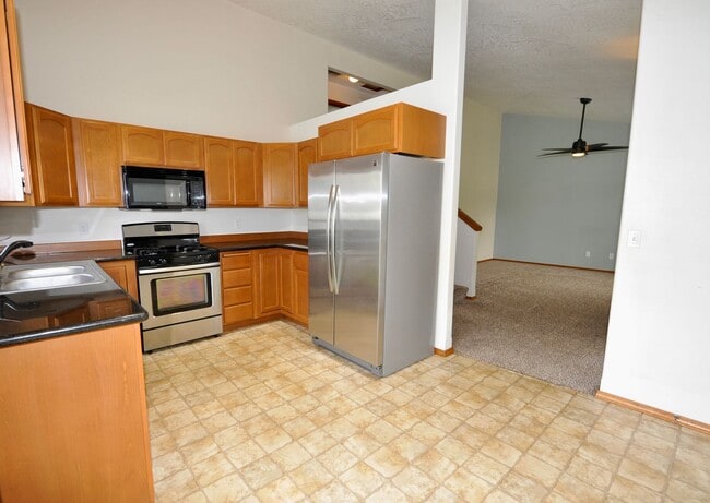 Building Photo - 7682 N Joanna Dr