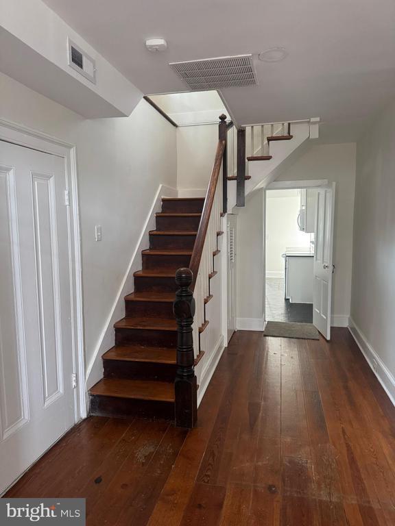 Building Photo - 12 Wirt St NW