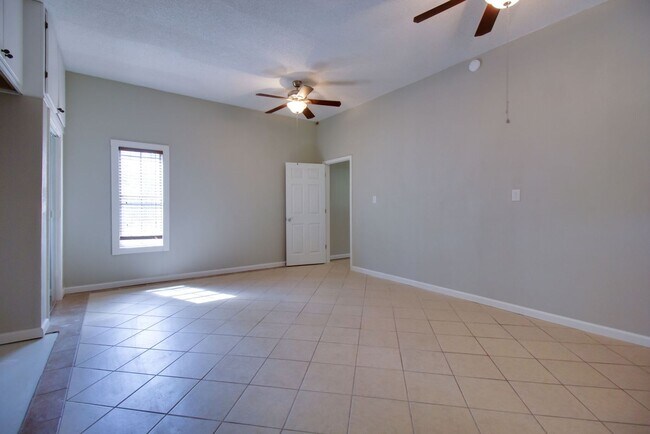 Building Photo - Waterfront on the Bay