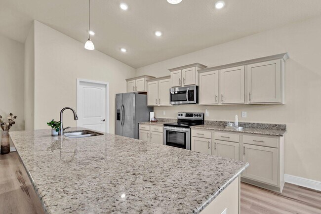 Building Photo - 115 Speckled Trout Ln S