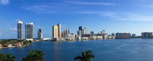 Building Photo - 3600 Mystic Pointe Dr