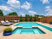Building Photo - 1005 De Pauw Dr