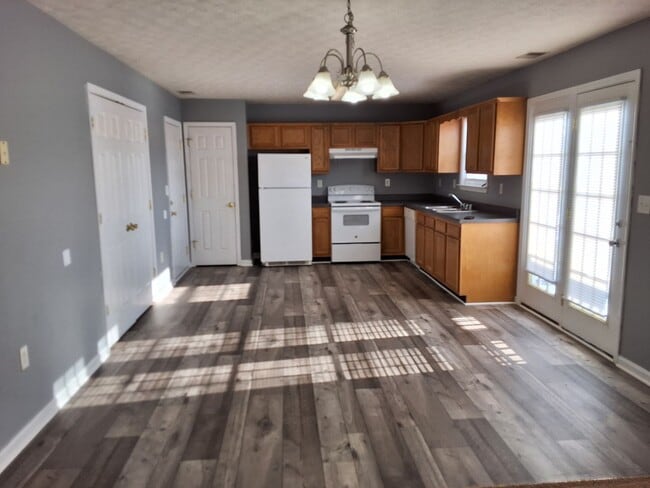 Building Photo - 101 Naples Ct