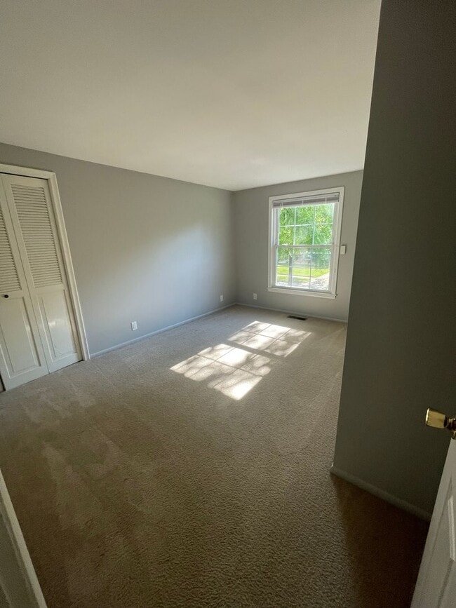 Building Photo - Spacious Four Bedroom Home Available Summer of 2026!