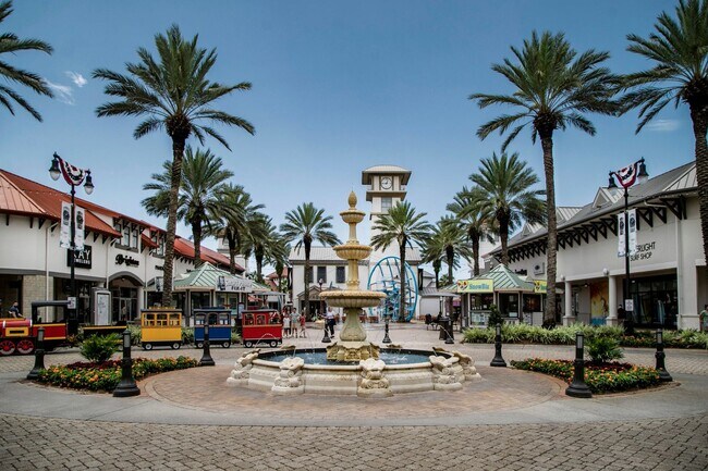 Building Photo - Newly Renovated 3 bedroom home in the heart of Miramar Beach!