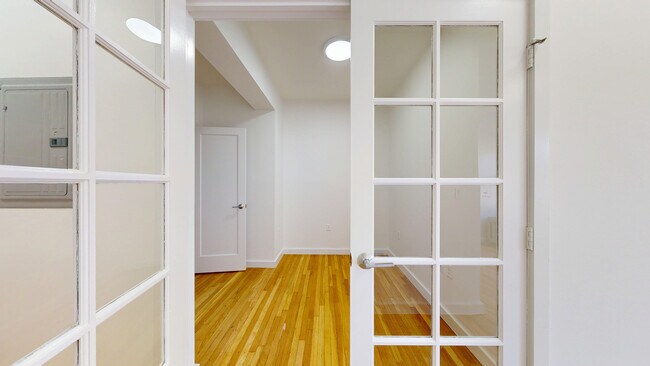 Building Photo - 723 Ellis St