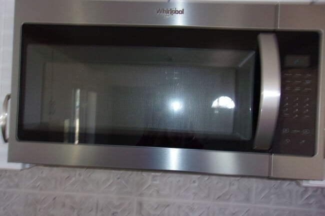 Building Photo - Great home in with great mountain views.