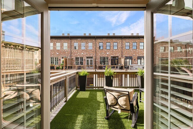 Building Photo - 456 Altamaha St