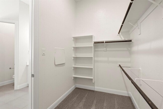 Building Photo - 528 Tubman Dr