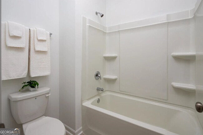 Building Photo - 1500 Wellston Dr