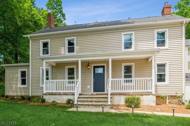 Building Photo - 1225 Sussex Turnpike