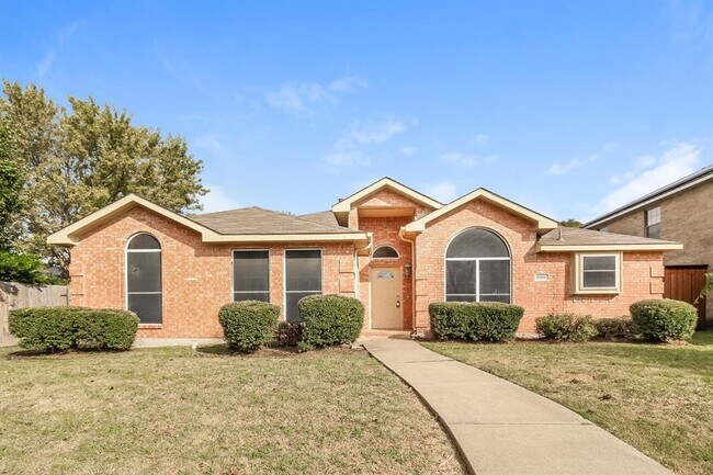 Primary Photo - 2310 Summit Dr