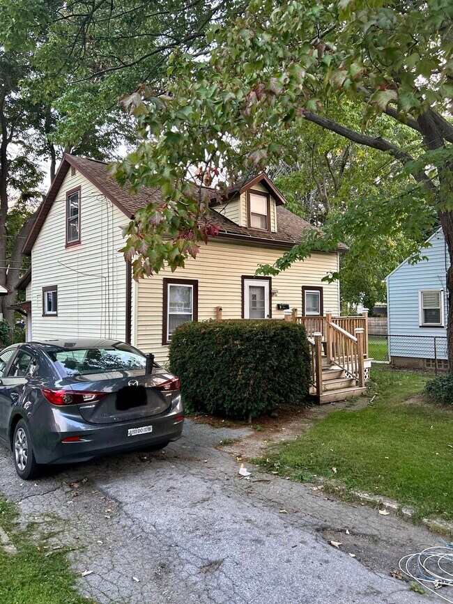 Building Photo - 249 Brayton Rd