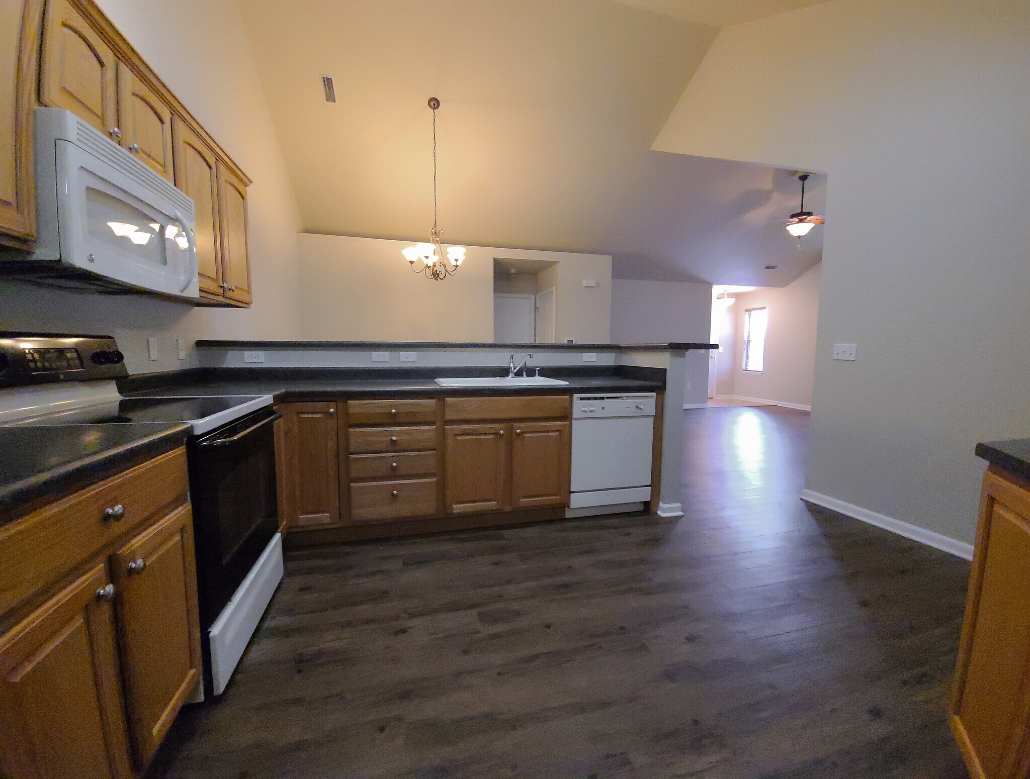 Building Photo - N70W15476 Amberleigh Cir