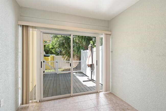 Building Photo - 406 S Bayview Blvd