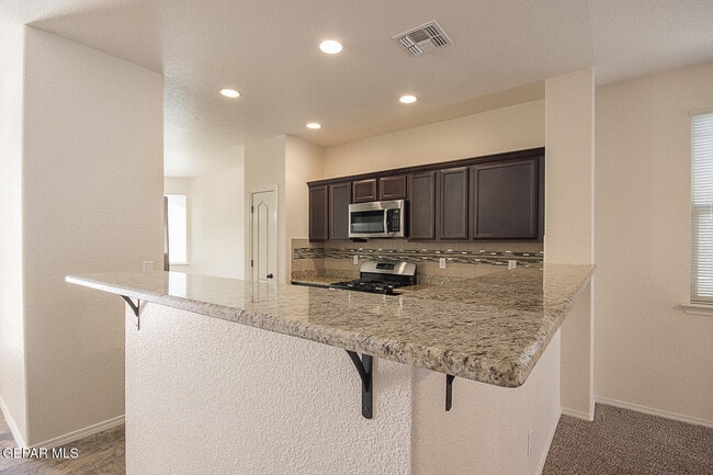 Building Photo - 3705 Loma Dante