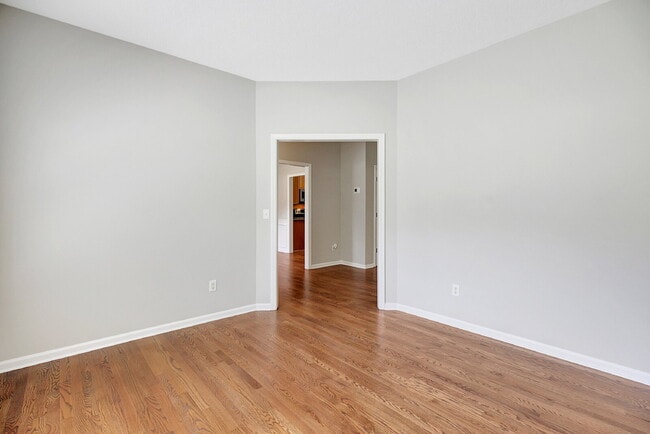 Building Photo - 75 Rock Mill Ct