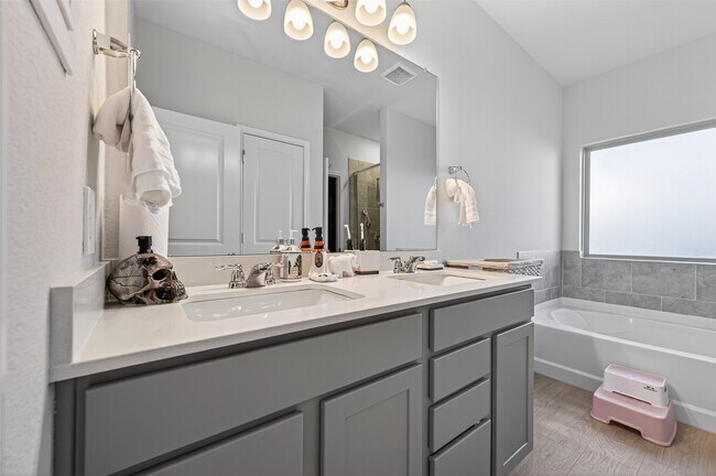 Building Photo - 6207 Trado Dr