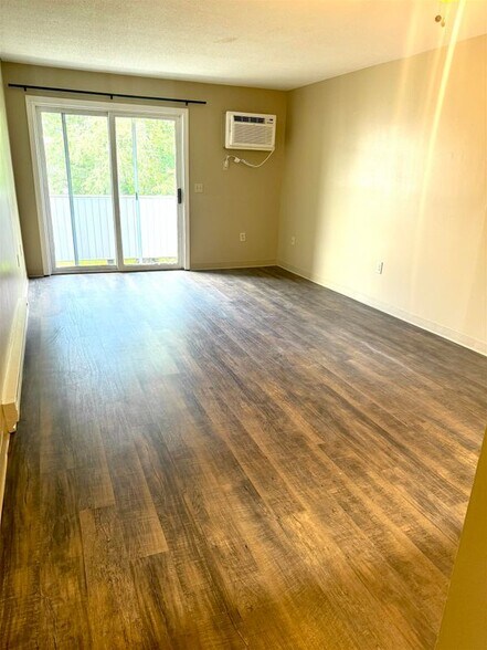 Building Photo - 130 Eastern, Unit #302