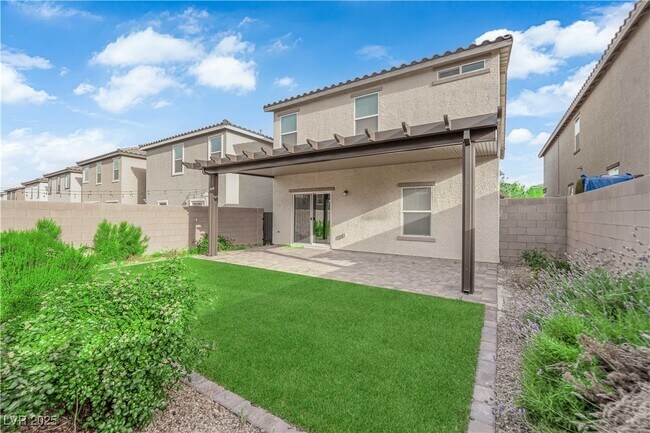 Building Photo - 9734 Cluny Ave