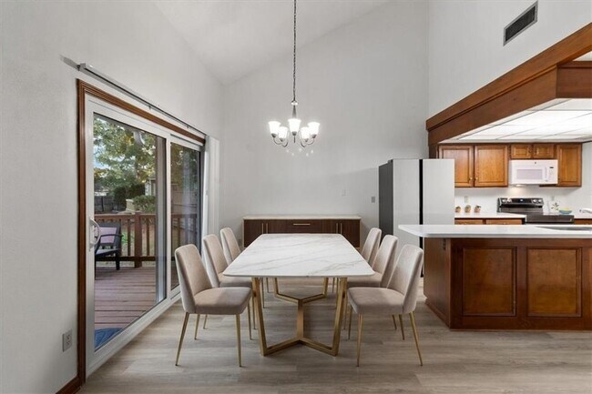 Building Photo - 16 Jacqueline Ct