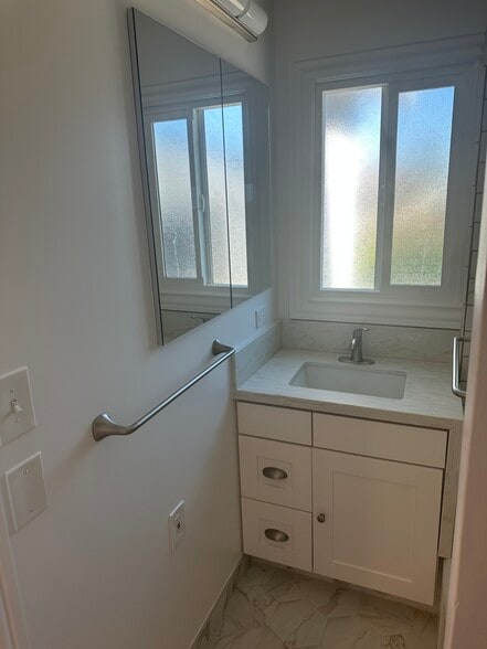 Bathroom - 5412 Baldwin Ave