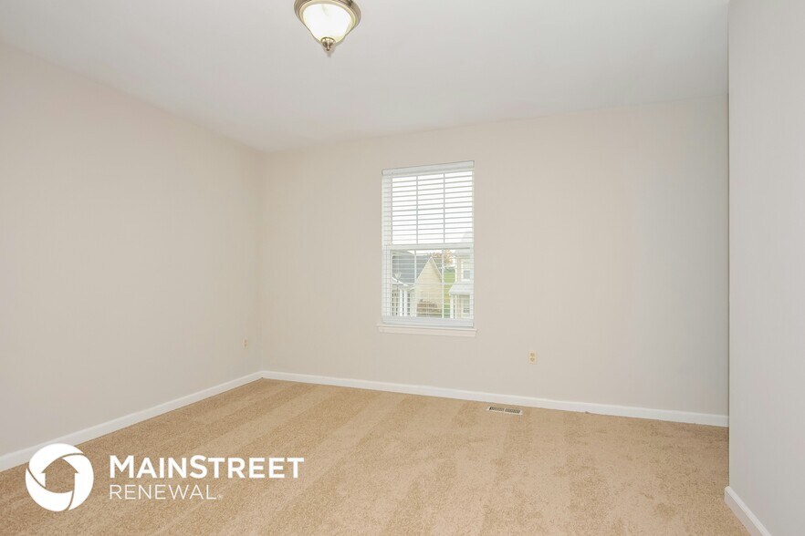 Building Photo - 1010 Glengarry Dr