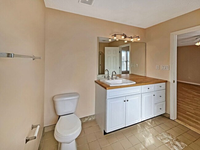 Building Photo - Charming 3 Bed, 2 Bath Home in Douglasvill...