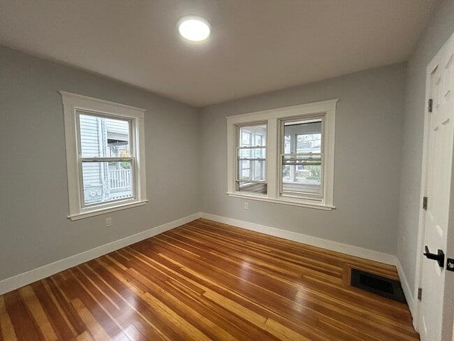 Building Photo - 52 Flynt St
