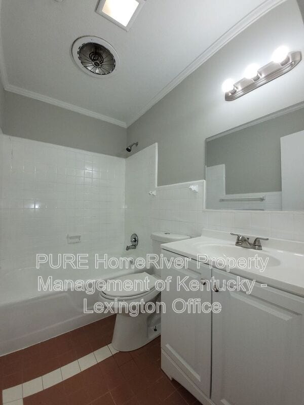 Building Photo - 1685 Alexandria Dr
