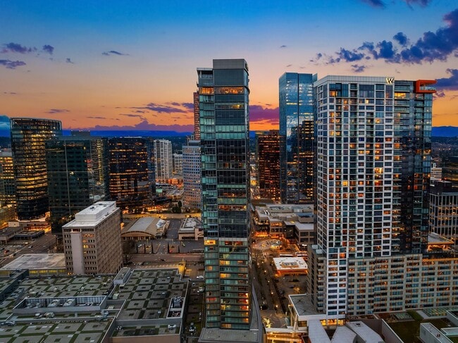 Building Photo - 3Bd/2.5Ba Bellevue Condo