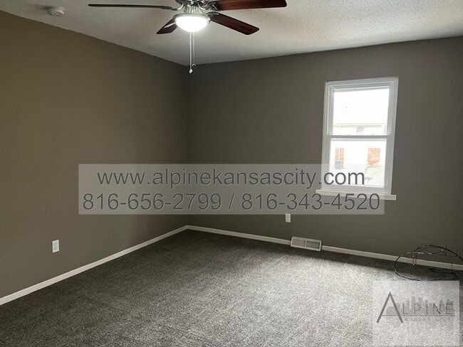 Building Photo - Updated Independence Duplex, Fort Osage SD