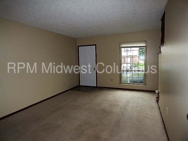Building Photo - Dublin 2 BR Condo