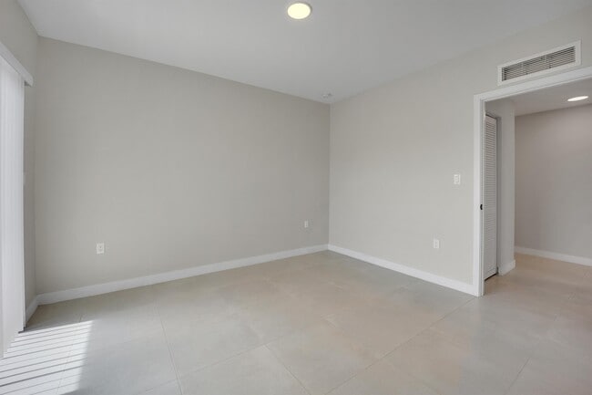 Building Photo - 13821 SW 262nd Ln