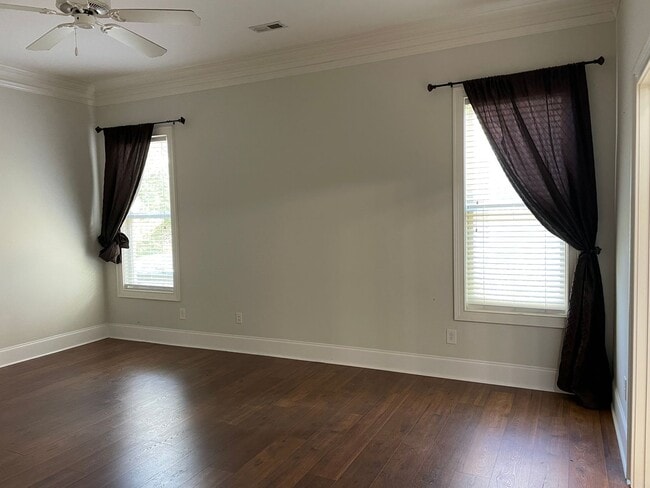 Building Photo - Fabulous Three Bedroom Home in Antiquity
