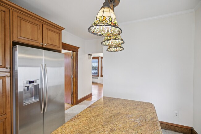 Building Photo - 166 Franklin Ave