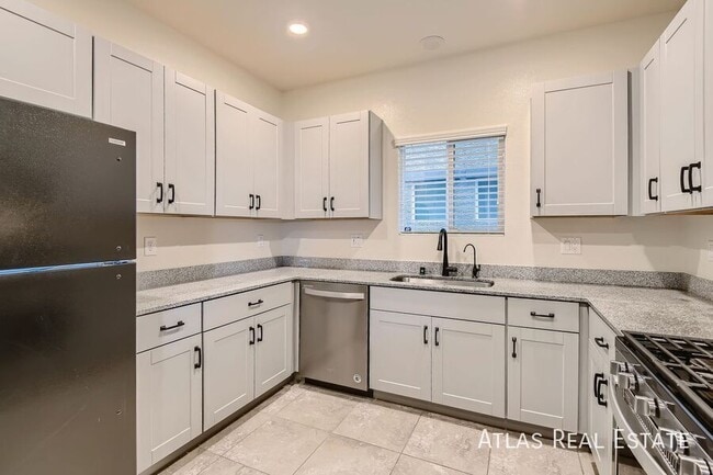 Building Photo - 4452 Sapphire Moon Ave