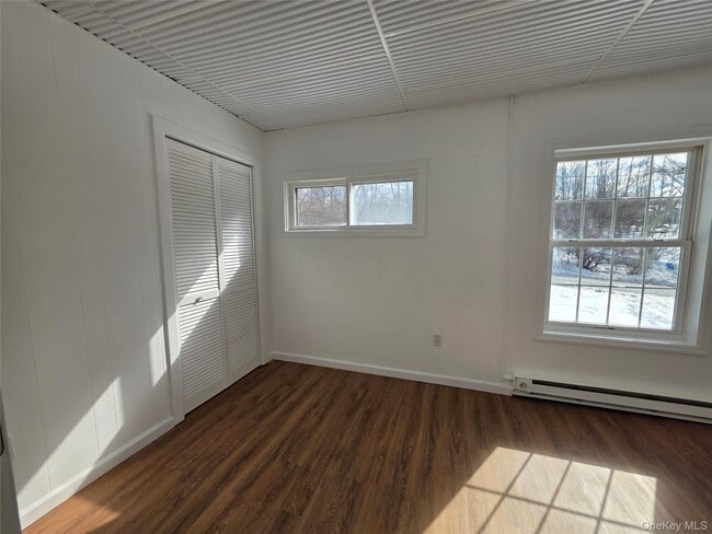 Building Photo - 1265 US-6