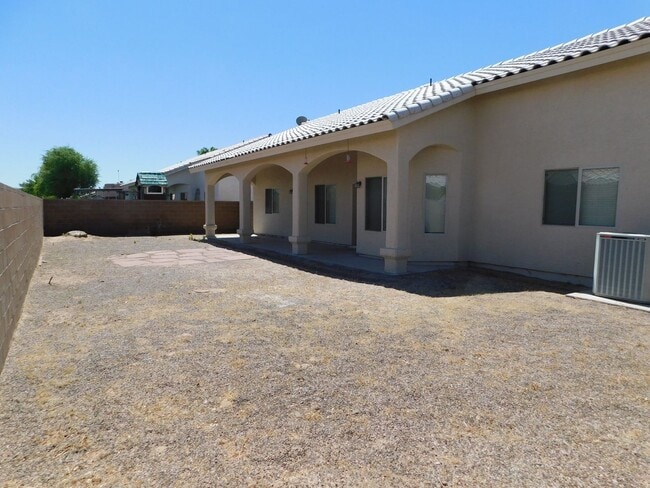 Building Photo - 3 BED 2 BATH IN YUMA EAST!