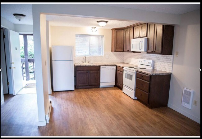 Second Story Apartments - 12411 E Mansfield Ave Spokane WA 99216 ... - Second-To-Last Story Apartment