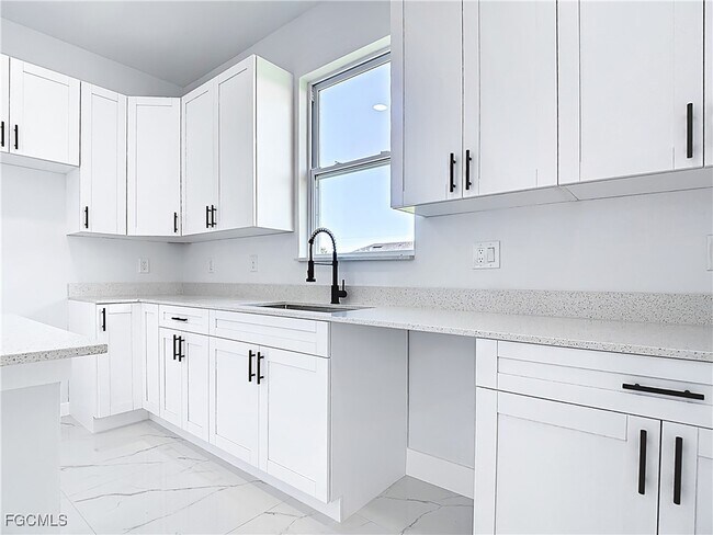 Building Photo - 5001 Bywood St