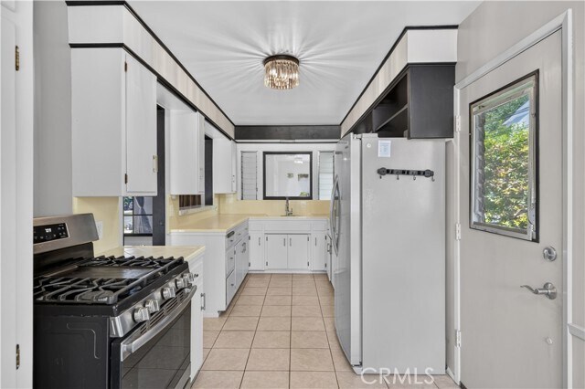Building Photo - 614 N Glendora Ave