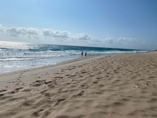 Building Photo - 5380 N Ocean Dr